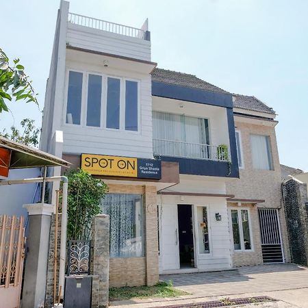 Spot On 1712 Griya Shanta Residence Malang Extérieur photo