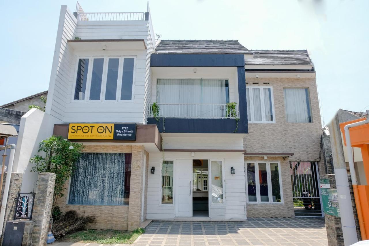 Spot On 1712 Griya Shanta Residence Malang Extérieur photo