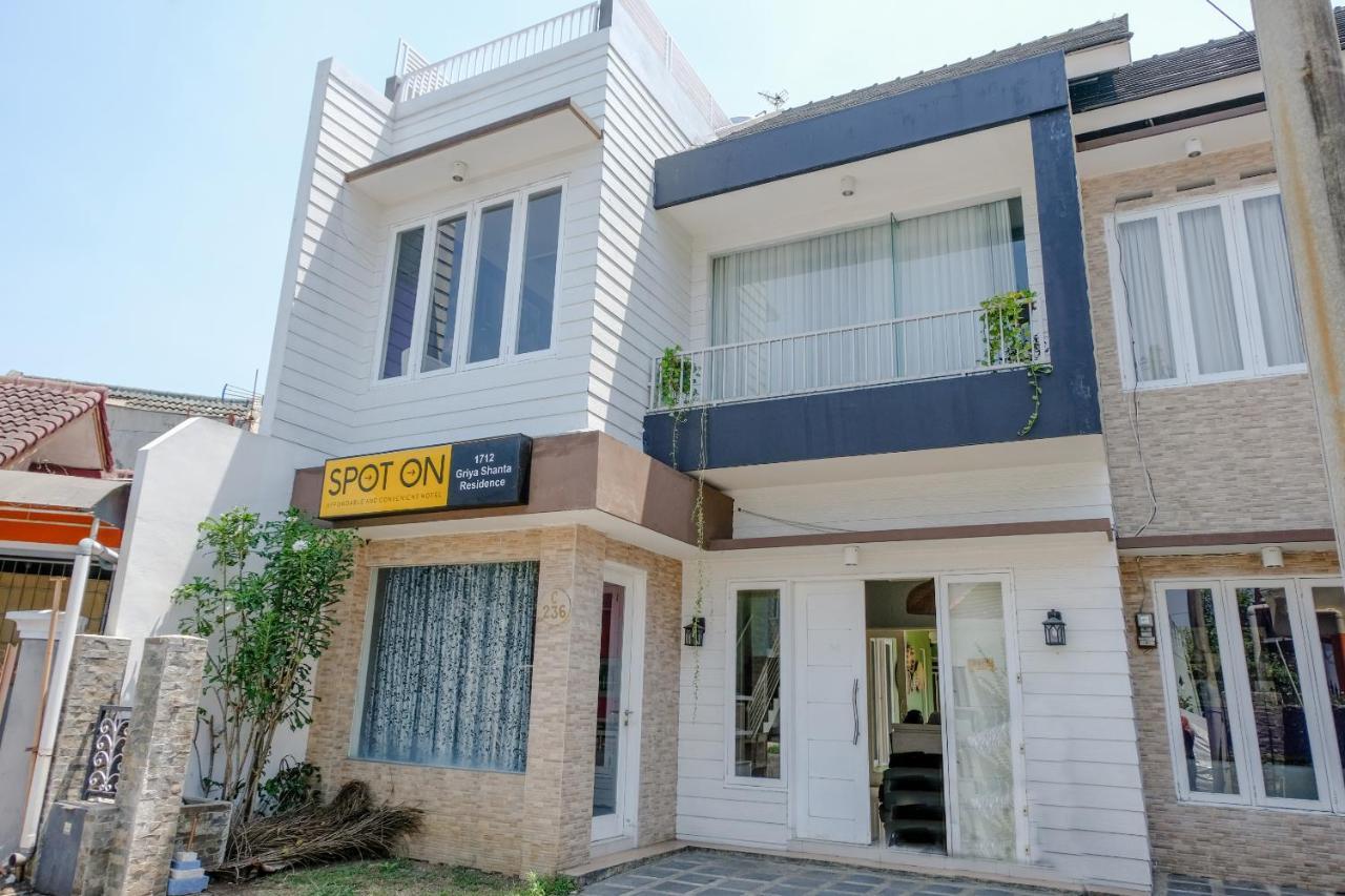 Spot On 1712 Griya Shanta Residence Malang Extérieur photo